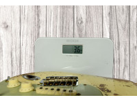 Fender Custom Shop Limited Edition 60 Dualmag II Stratocaster Super Heavy Relic Aged Vintage White Fender Custom Shop Limited Edition 60 Dualmag II Stratocaster Super Heavy Relic Aged Vintage White